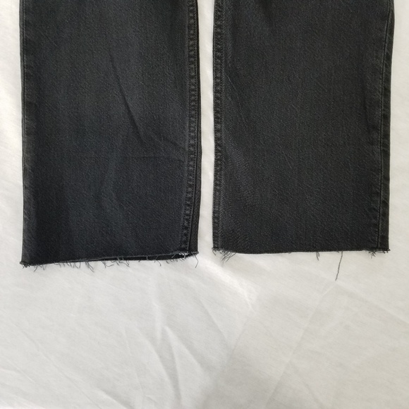 Levis 501 29xPleated Crop - Picture 7 of 8